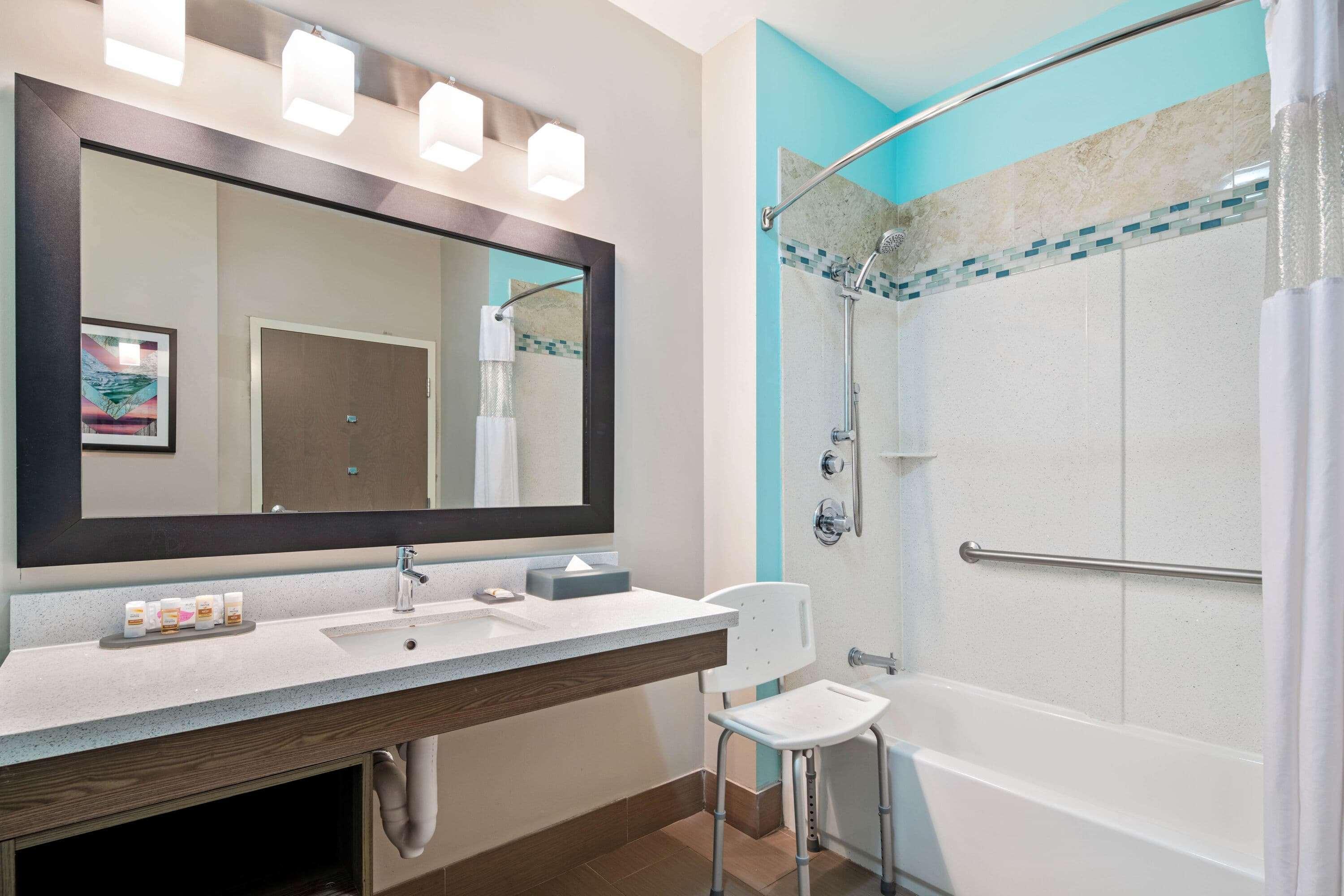 La Quinta By Wyndham Forsyth Hotel Екстериор снимка