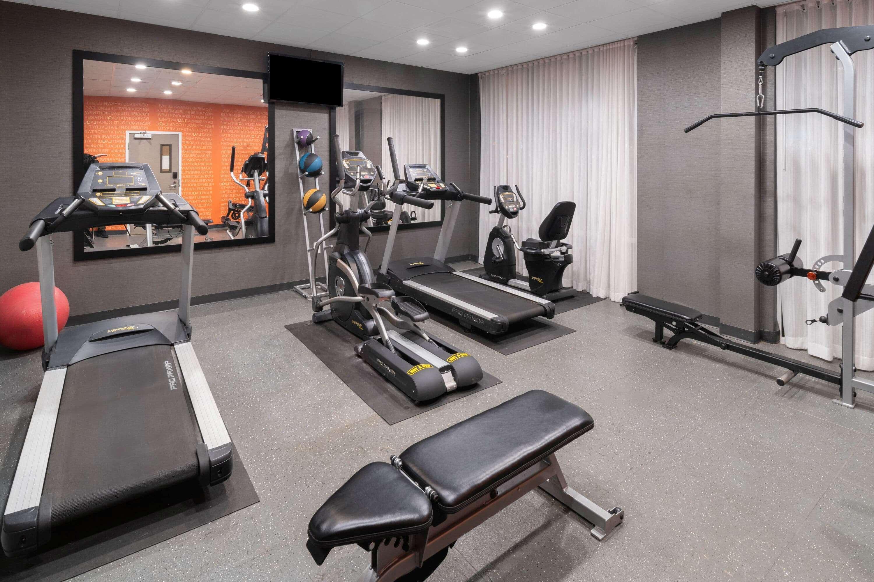 La Quinta By Wyndham Forsyth Hotel Екстериор снимка