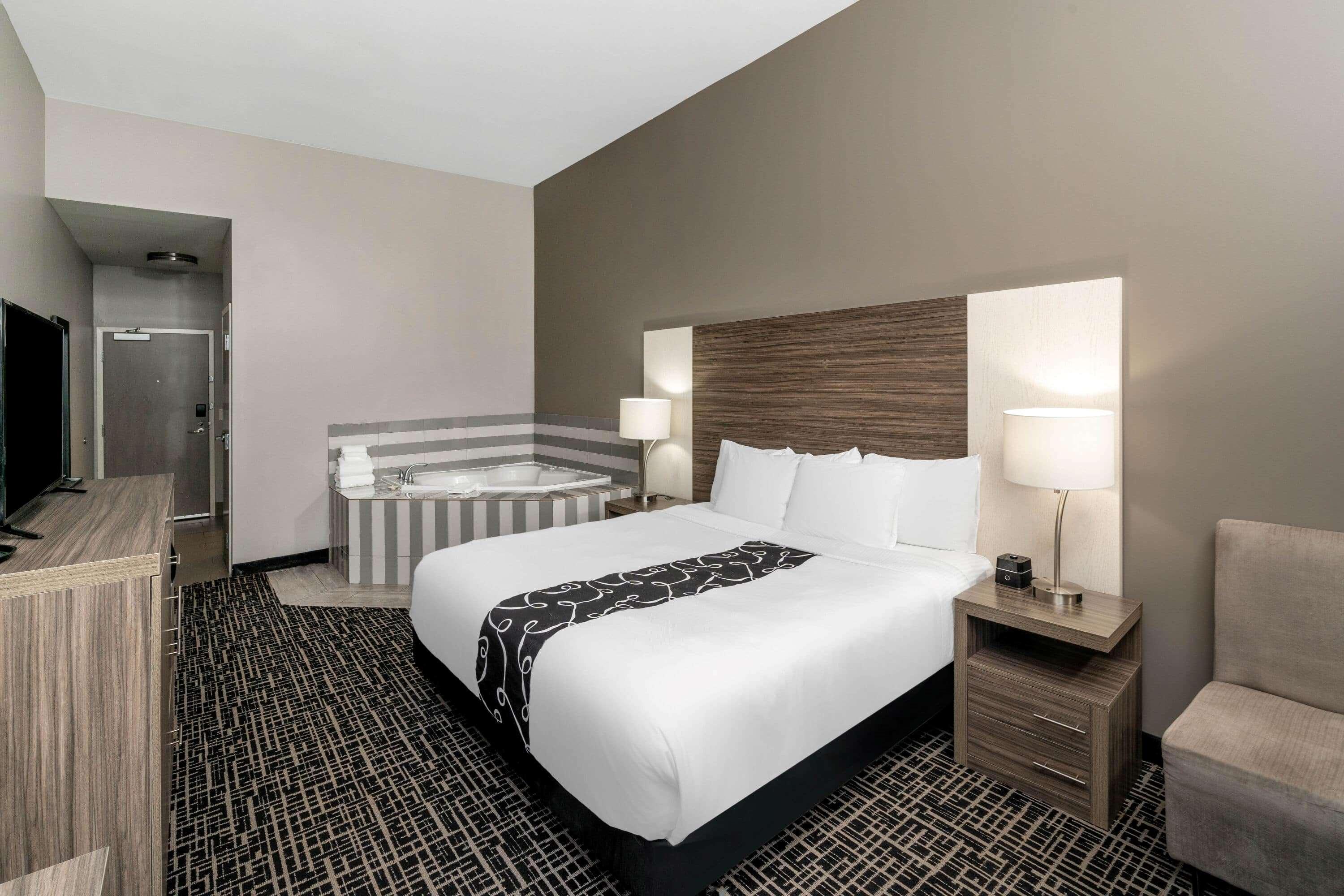 La Quinta By Wyndham Forsyth Hotel Екстериор снимка