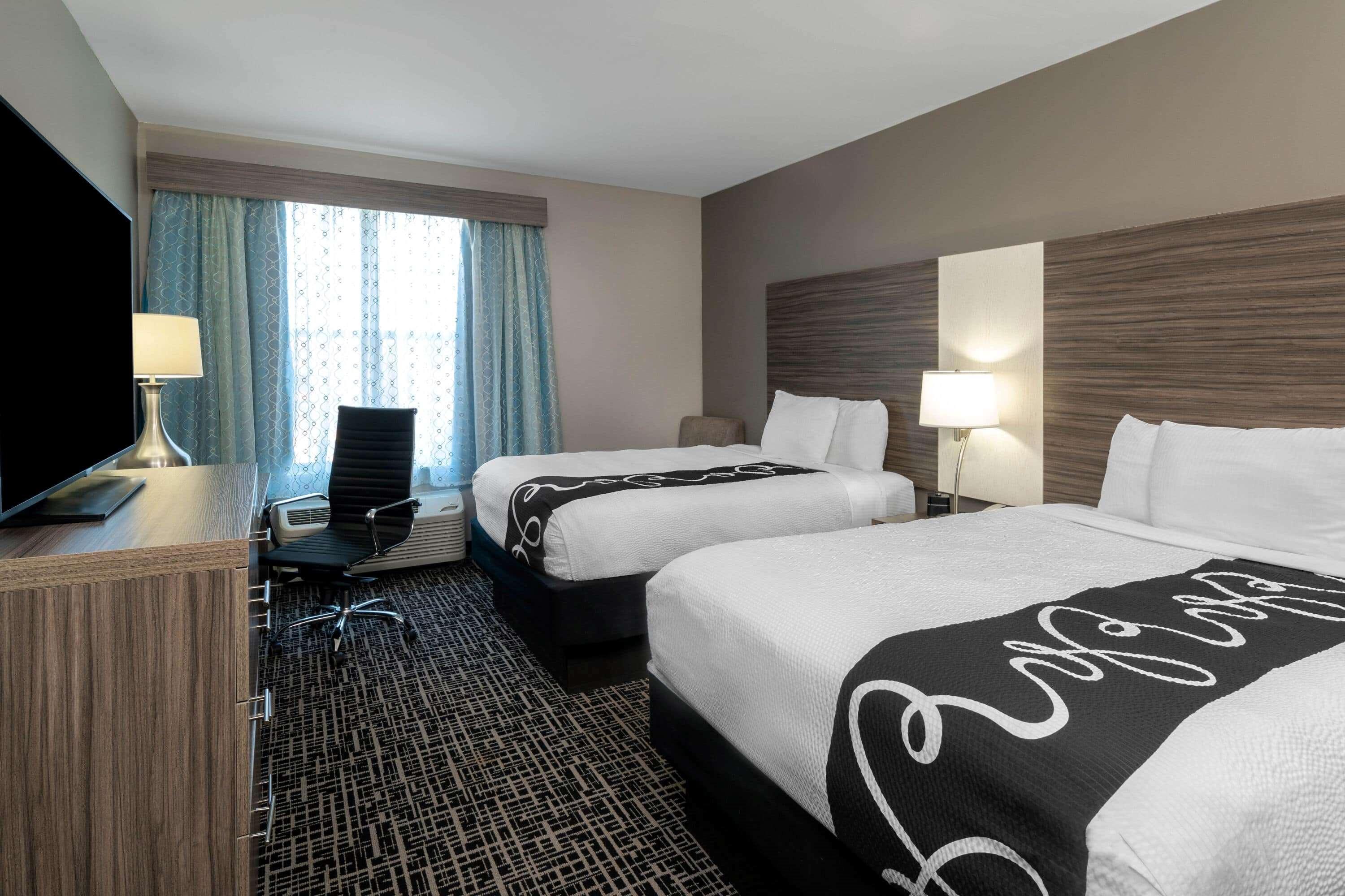 La Quinta By Wyndham Forsyth Hotel Екстериор снимка