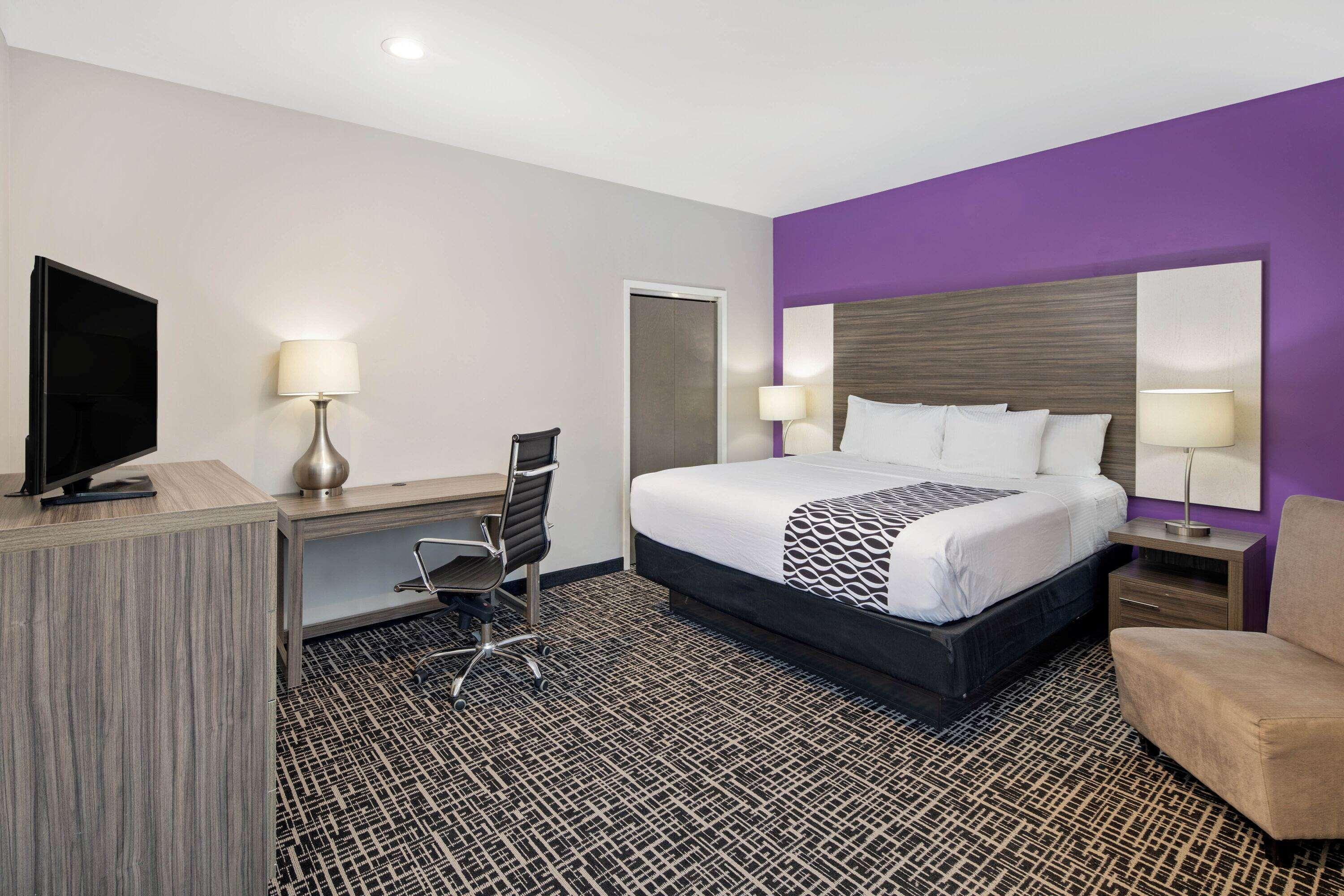 La Quinta By Wyndham Forsyth Hotel Екстериор снимка