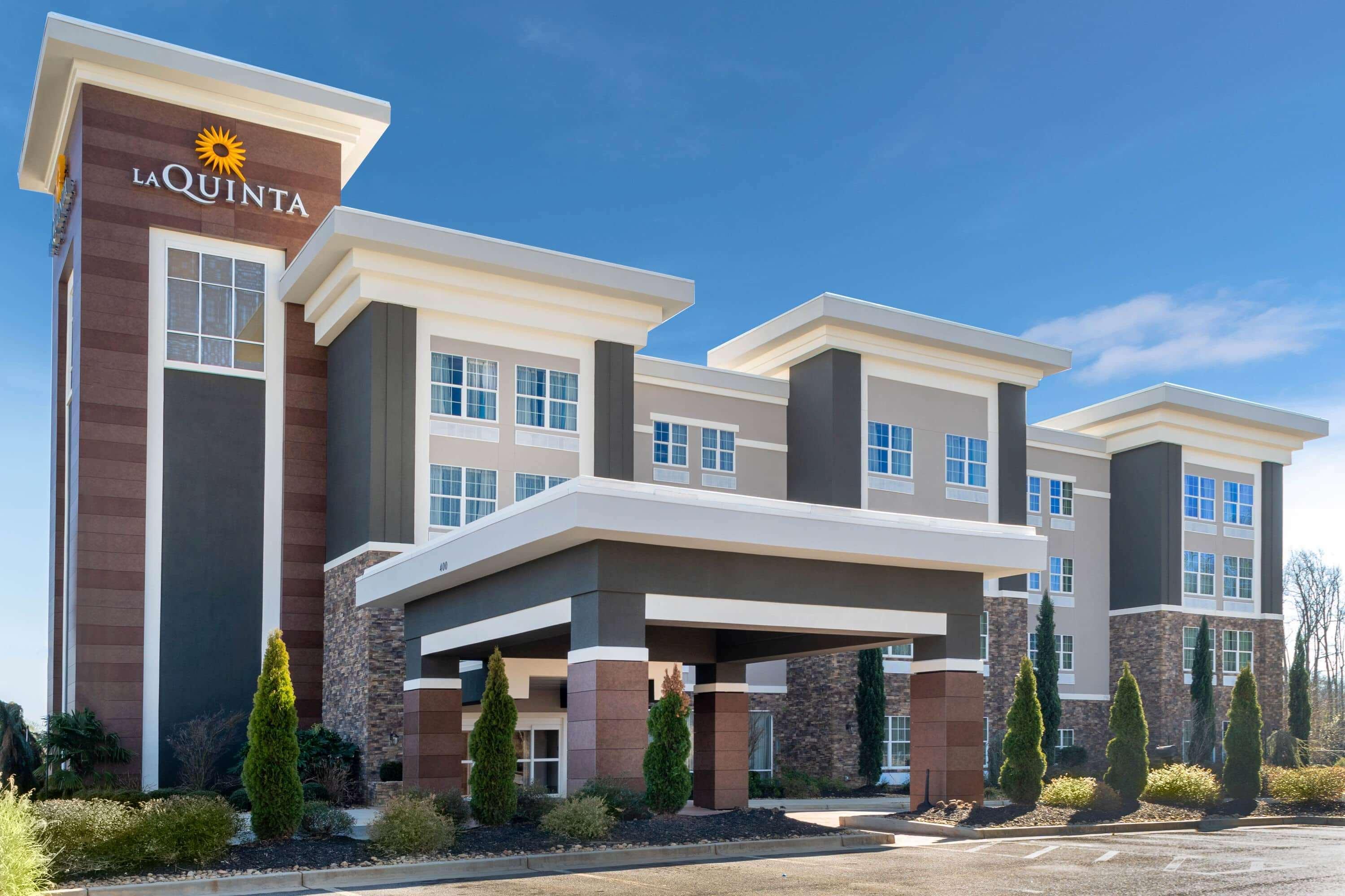 La Quinta By Wyndham Forsyth Hotel Екстериор снимка