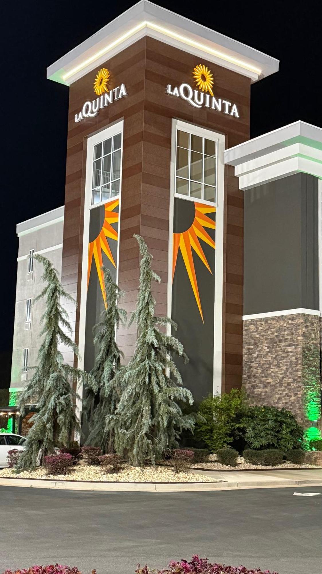 La Quinta By Wyndham Forsyth Hotel Екстериор снимка
